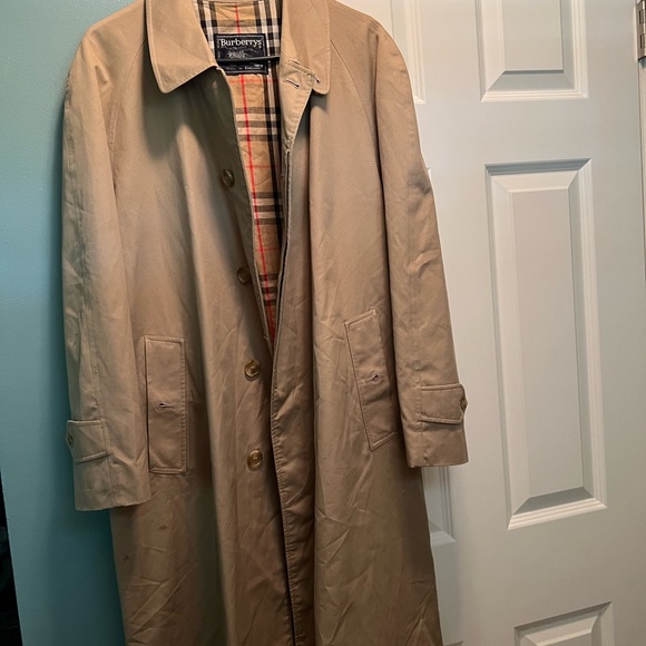 Burberry Men’s Raincoat - Picture 3 of 6